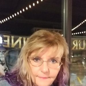 Meet your Posher, Debbie